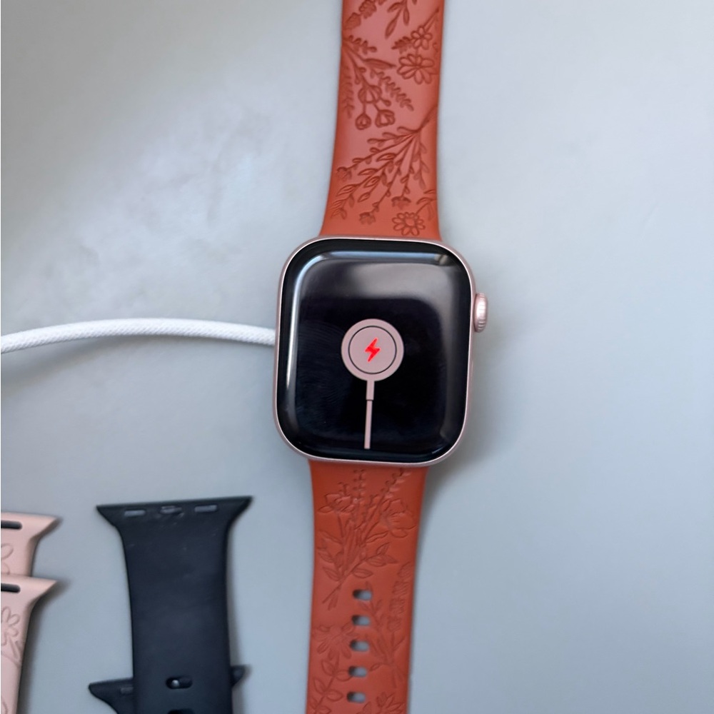 Apple Watch series 10 with Interchangeable Bands - Picture 2 of 3